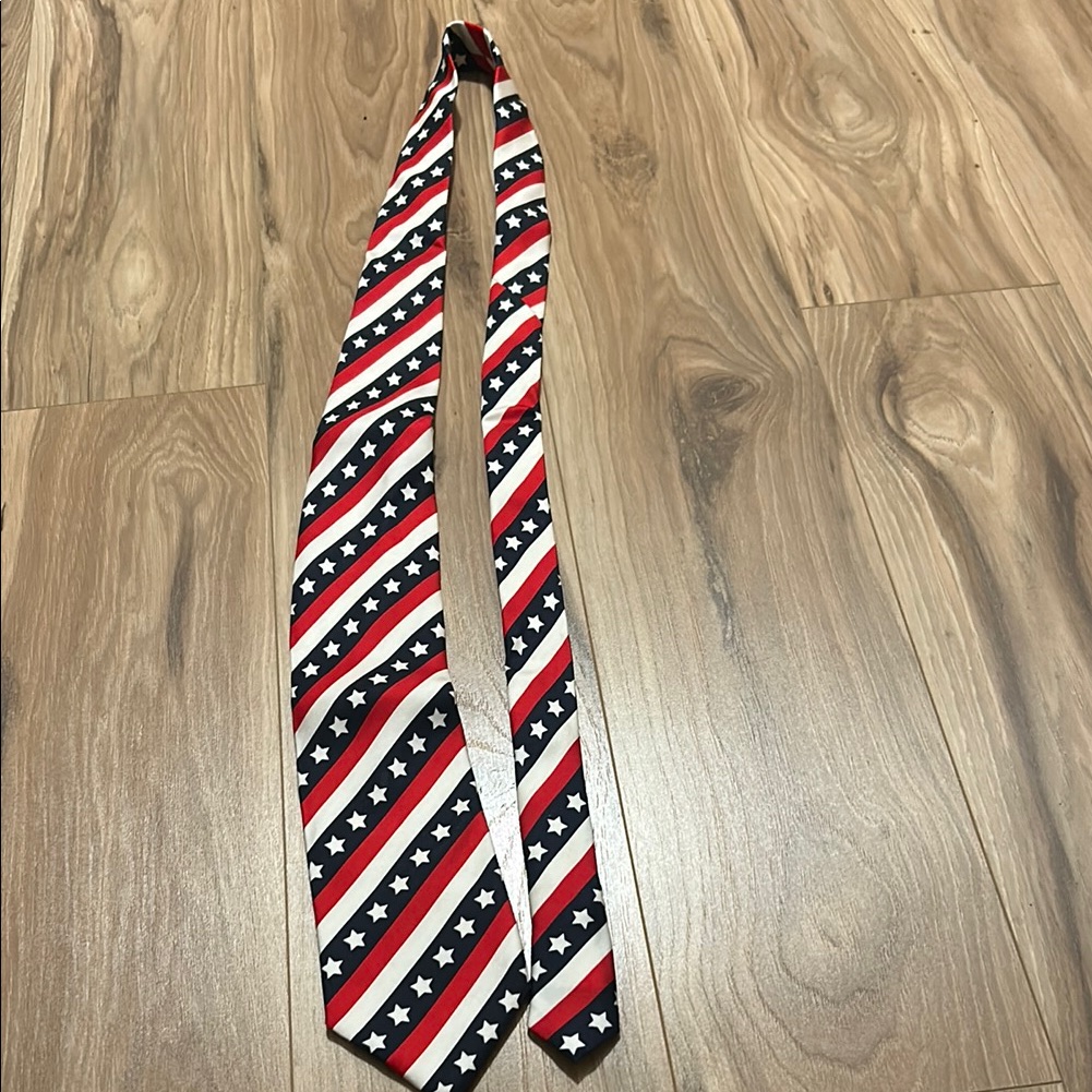 100 Silk Patriotic Striped Wolfmark Tie